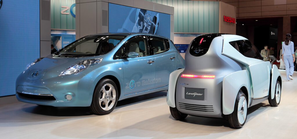 Nissan_Leaf_&_Landglider_001