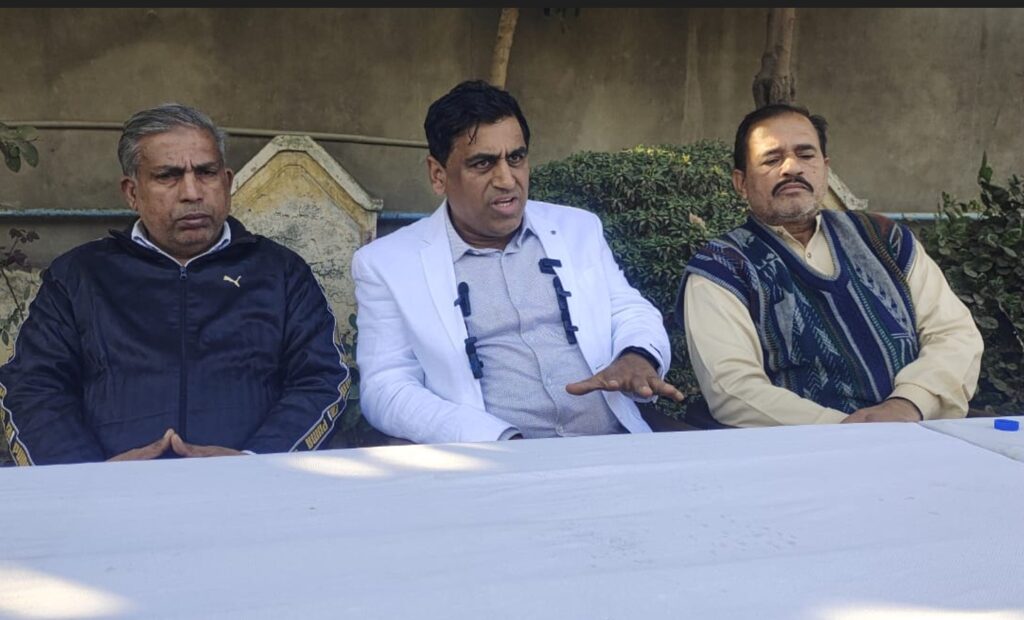 8b2f6263-5251-41f3-9c03-348b8b5ee4c3