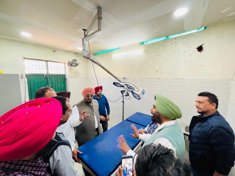 ਜ਼ੀਰਕਪੁਰ ਵਾਸੀਆਂ ਨੂੰ ਆਵਾਰਾ ਕੁੱਤਿਆਂ ਤੋਂ ਵੱਡੀ ਰਾਹਤ, ਨਸਬੰਦੀ ਮੁਹਿੰਮ ਸ਼ੁਰੂ